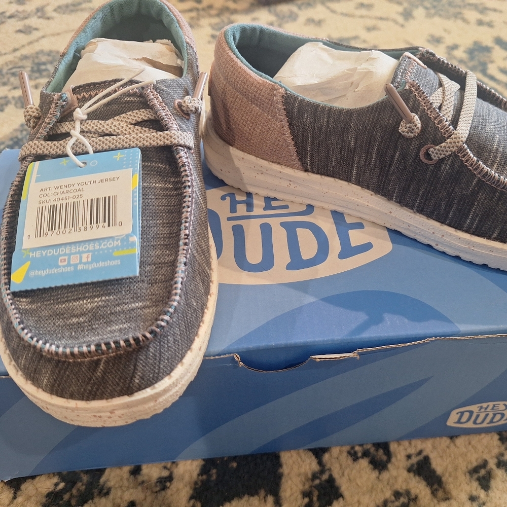 NIB Hey Dudes
